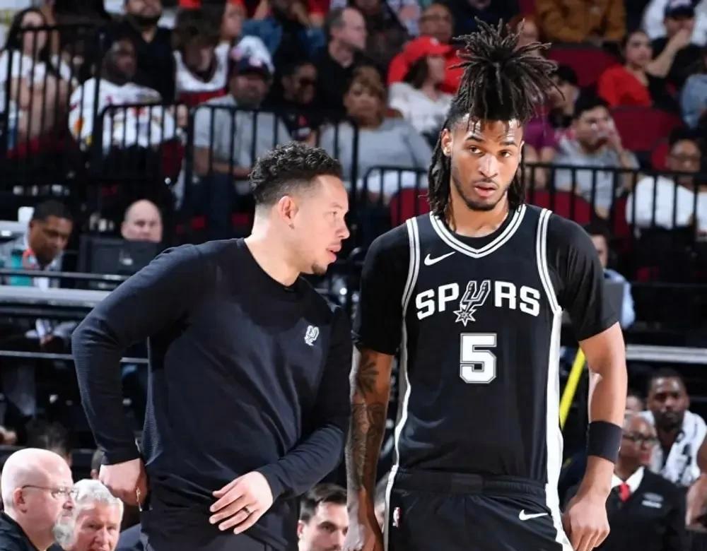 开运体育app-关于灰熊主场战胜马刺，取得开门红的信息