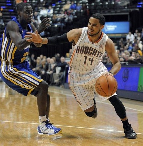 步行者客场击败山猫,收获三连胜的简单介绍 步行者客场击败山猫,收获三连胜的简单介绍