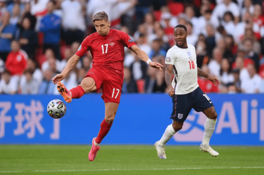 英格兰绝地逆袭,夺得关键胜利稳固排名第一的简单介绍 英格兰绝地逆袭,夺得关键胜利稳固排名第一的简单介绍