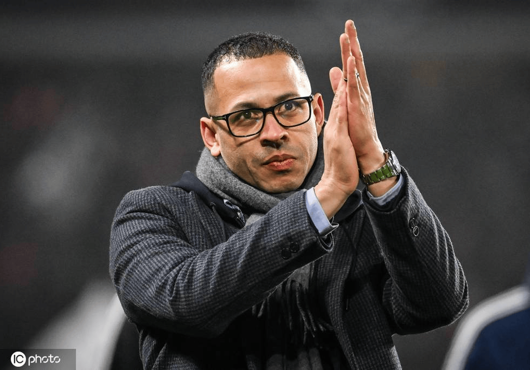 包含斯特拉斯堡表现稳定，球员个人技术赞誉不断的词条