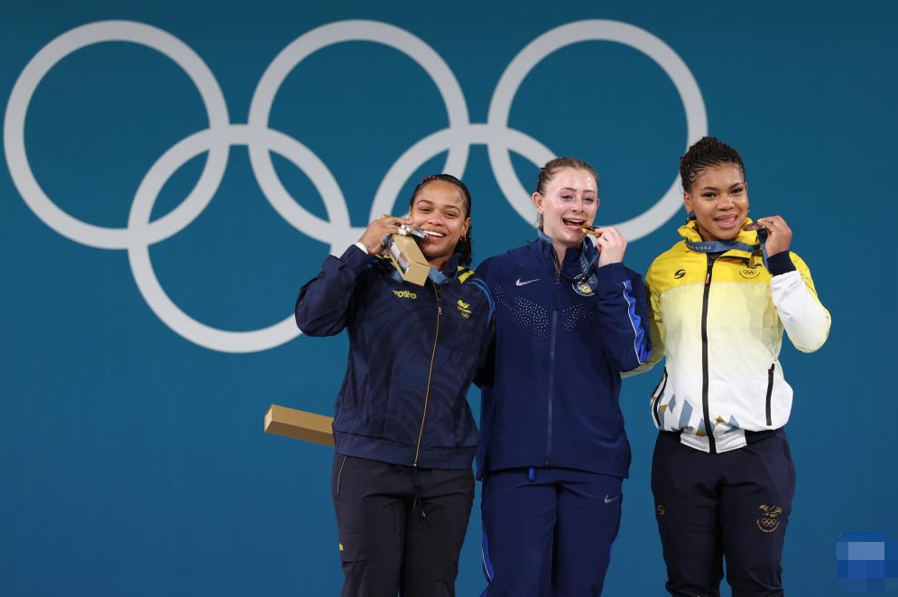 女子举重赛，哥伦比亚选手夺冠