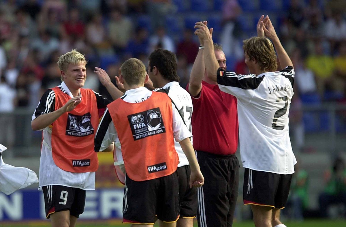 开运体育直播-包含荷兰队惊险胜出，小组前景一片未知的词条